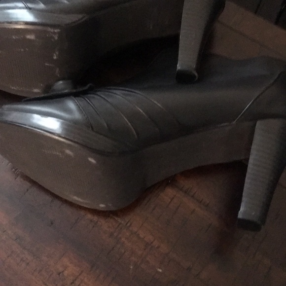 Black peep toe open heel/bootie - Picture 3 of 4